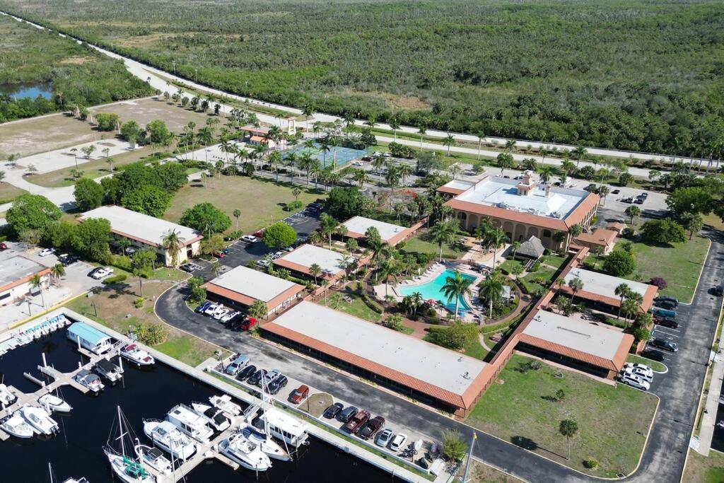 Apartament Marina Getaway On The Water! Naples Zewnętrze zdjęcie