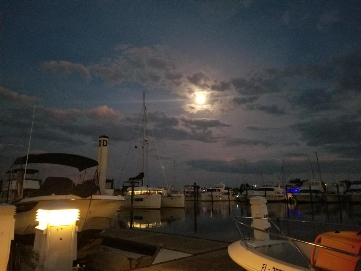 Apartament Marina Getaway On The Water! Naples Zewnętrze zdjęcie